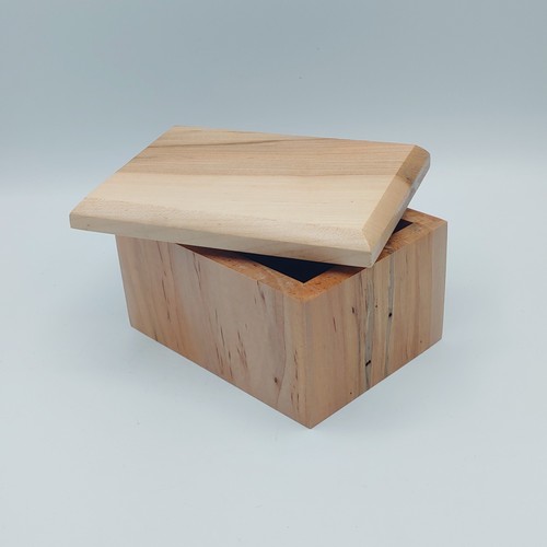 Click to view detail for BEN-5014 Box Wormy Maple  6x4.5x3 $30